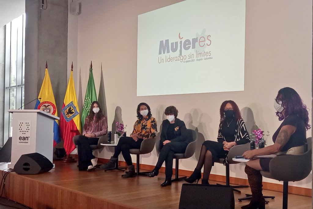 🔴#AEstaHora inicia el panel 'Liderazgo con propósito', con las invitadas: <a href="/Afiligranad/">Alexandra Filigrana Durán</a> (<a href="/camaracomerbog/">Cámara de Comercio de Bogotá</a>), Inés Elvira Roldán (<a href="/FunElNogal/">Fundación El Nogal</a>), <a href="/andreatomas16/">Andrea González</a> (<a href="/NuestroFlow/">Nuestro Flow</a>), <a href="/CatyRengifo/">Catalina Rengifo B.</a> (<a href="/IBM/">IBM</a>) y <a href="/diamaov/">Diana Osorio</a>, gestora social de Medellín.

✅ Modera nuestra rectora, @Brigittelgb.