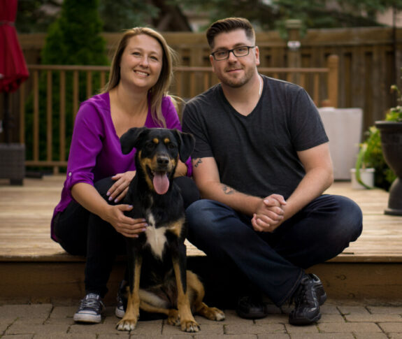 CanadaAdopts's tweet photo. "We are Lindsay and Rob, a dancing in the kitchen, signing in the car, loving and caring couple who can't wait for a baby join our family." Learn more about them and their adoption plans at https://t.co/h36S3FctX9 #hopetoadopt #lookingtoadopt #wanttoadopt https://t.co/oLP59tTlUx