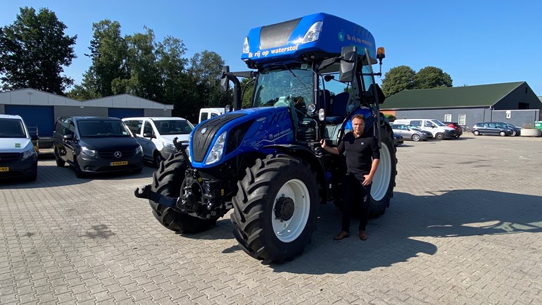 H2Else's tweet photo. New post (RTV Drenthe: Drenthe is sinds vandaag een trekker op waterstof rijker.) has been published - https://t.co/c0tbE6aXIr https://t.co/2pZjKCVFsT