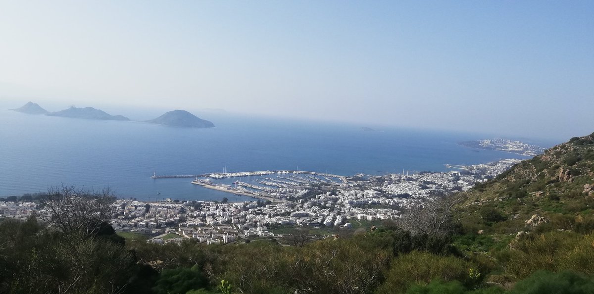 Melissmertt's tweet photo. Mis gibi hava ve harika bir manzara #bodrum ❤️ https://t.co/x7nlfZ1ILD