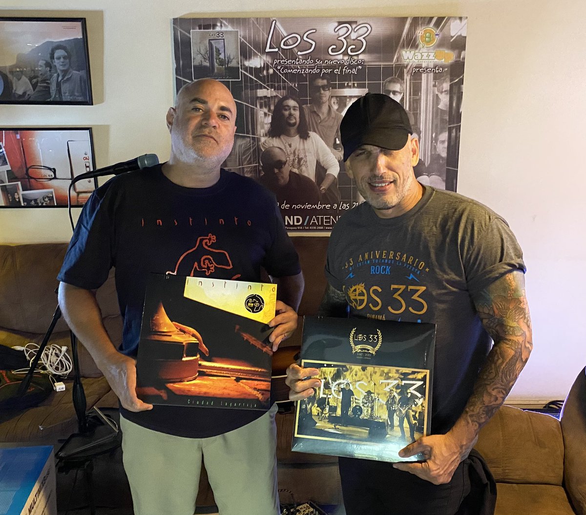 Esta sirve tanto de #tbt cuando llegaron los discos de <a href="/InstintoPanama/">Instinto Panama</a> y <a href="/los33panama/">Los 33</a>, y también de celebración del #DiaDelVinilo 👏👏👏 <a href="/Leontebordanea/">Leonte Bordanea</a> <a href="/vicjuliao/">Victor Juliao</a>