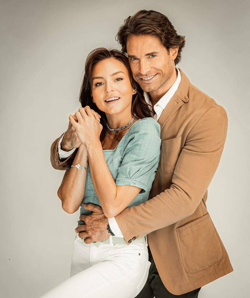 sebastianrulli's tweet photo. Todo cambia cuando te entregas, todo fluye cuando lo sueltas, todo llega cuando es su tiempo, todo sana cuando lo aceptas.

Amo abrazarte y verte sonreír “Mi Cielo”, amo hacerte Feliz @angeliqueboyer 
#quebonitoeslobonito #amordelbueno #love #couplegoals… https://t.co/9Pp4cSh7kd https://t.co/niOrieeDgK