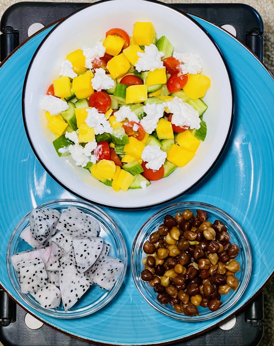 Divya_Mudunuri's tweet photo. When in doubt , Eat Veg 😉🤤
#QuickLunchIdeas https://t.co/L5NK7deZOl