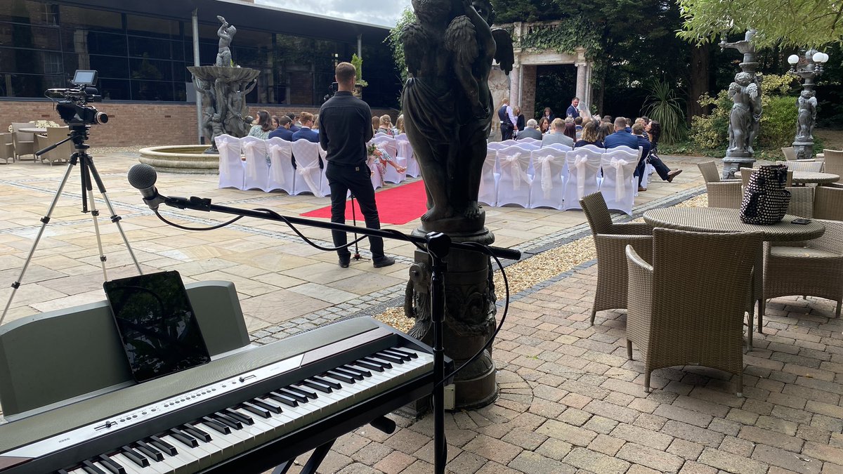 andyclarkpiano's tweet photo. Beautiful day for a wedding - congratulations Amy and Tom!

At the brilliant @TheQueenChester 

#wedding #weddingday #queenhotelchester #chester #chesterwedding #cheshirewedding #weddingmusician https://t.co/Ck3lbxGAgC