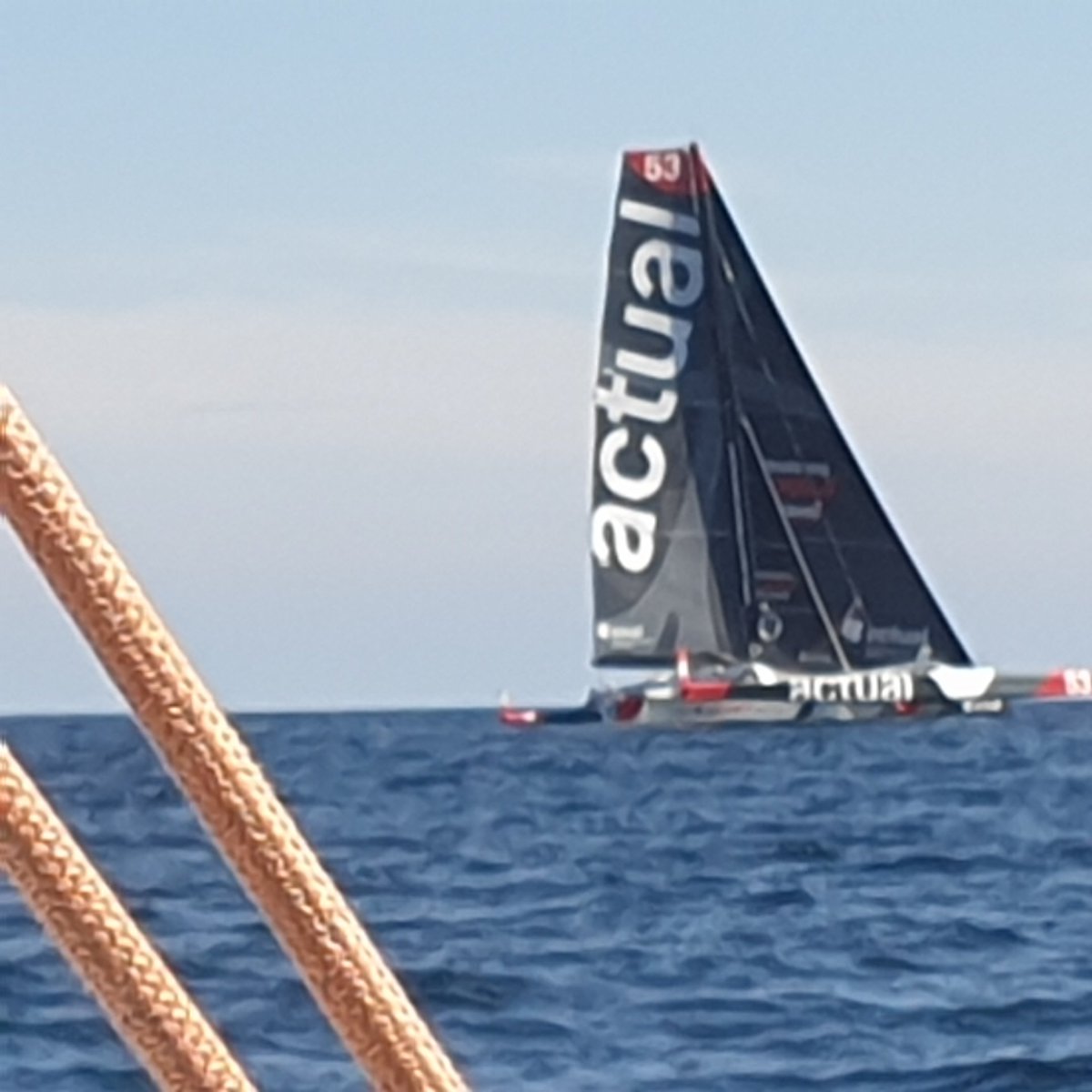 Magnifique ULTIM ACTUAL cet apres midi au large des côtes bretonnes. 9 nds de vent pour 14 nds de vitesse. Plus vite que le vent !
@GroupeACTUAL <a href="/Samueltual/">Tual Samuel</a> <a href="/yvesleblevec/">Yves Le Blevec</a> #ULTIM #Bretagne #Mayenne