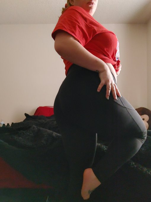 Would you go work out with me? You can also check out my uncensored videos and picture om my OnlyFans<a href="/tag/leggings"class="tags"><span>#leggings</span></a><a href="/tag/ass"class="tags"><span>#ass</span></a><a href="/tag/uncensored"class="tags"><span>#uncensored</span></a><a href="/tag/spoilme"class="tags"><span>#spoilme</span></a><a href="/tag/gymday"class="tags"><span>#gymday</span></a><a href="/tag/onlyfans"class="tags"><span>#onlyfans</span></a>
