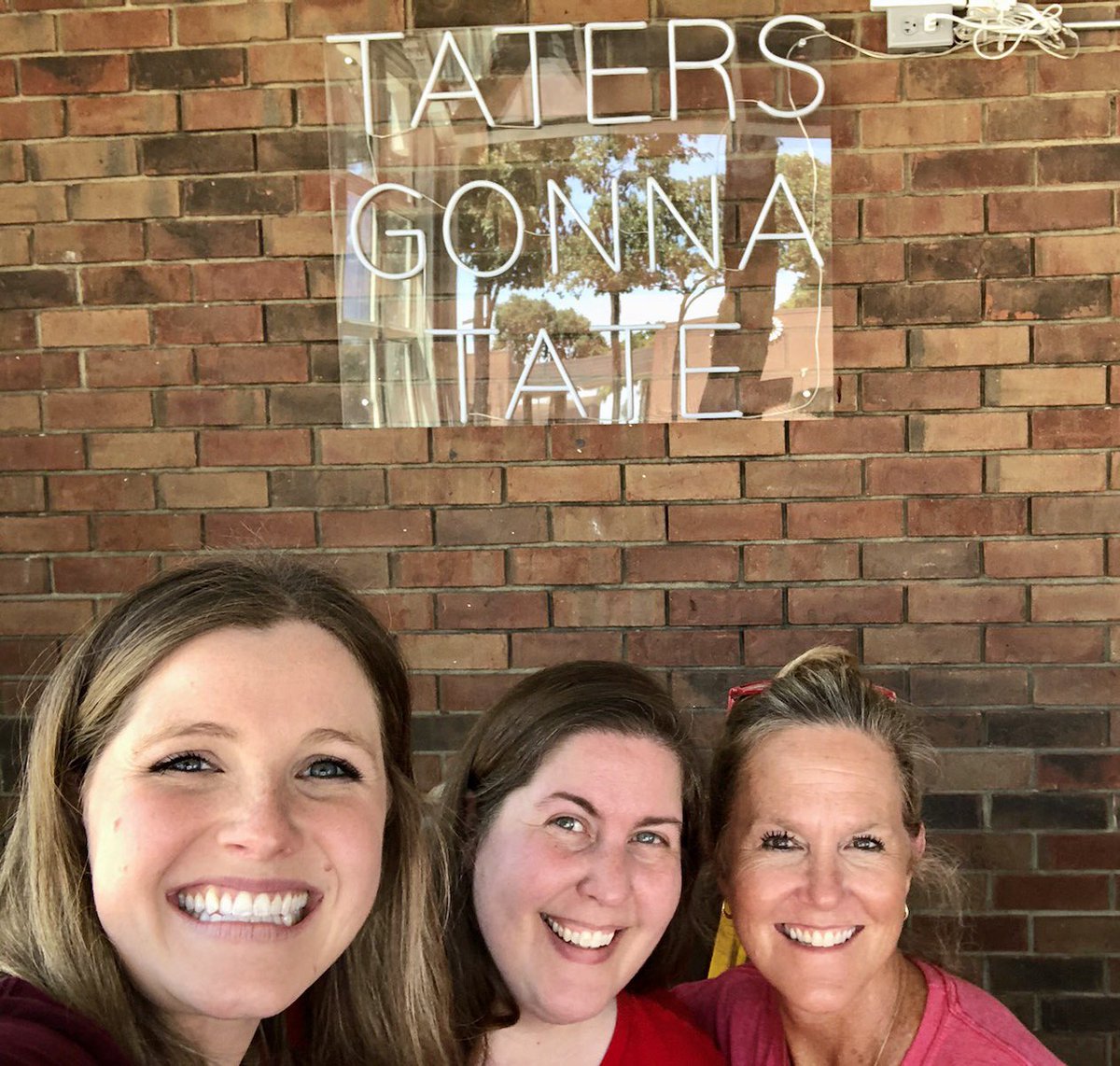 <a href="/karen_leonard4/">Karen Leonard</a> and I got the best surprise on our way to lunch when we ran into @danbylauren. It got even better when she joined us for lunch! You know what they say, Taters Gonna Tate. #EastUnity <a href="/coppelleast/">Coppell Middle School East</a>