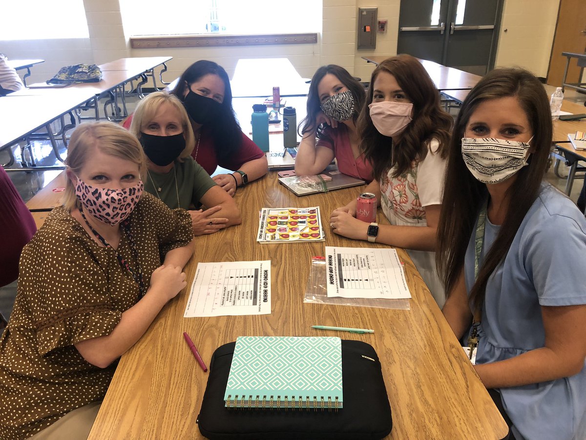 mbond_ccisd's tweet image. Ward Elem is so excited to pre-launch the CCISD RCC initiative — robotics, coding, and computational thinking! Teachers dove right into #CodingUnplugged with our new RCC coordinator @lmackay ! #ccisdRCC #CCISDlearns @WardStarsCCISD @ewilliams65 I