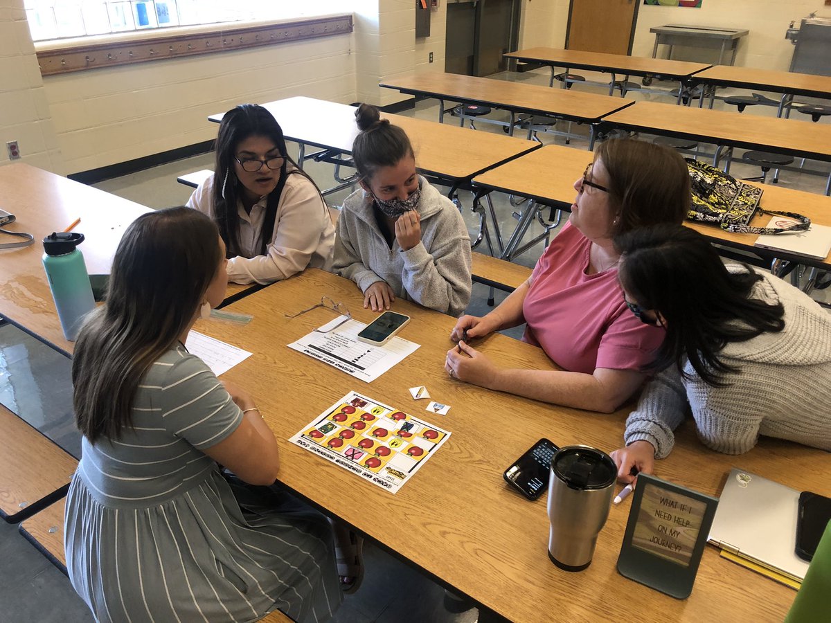 mbond_ccisd's tweet image. Ward Elem is so excited to pre-launch the CCISD RCC initiative — robotics, coding, and computational thinking! Teachers dove right into #CodingUnplugged with our new RCC coordinator @lmackay ! #ccisdRCC #CCISDlearns @WardStarsCCISD @ewilliams65 I