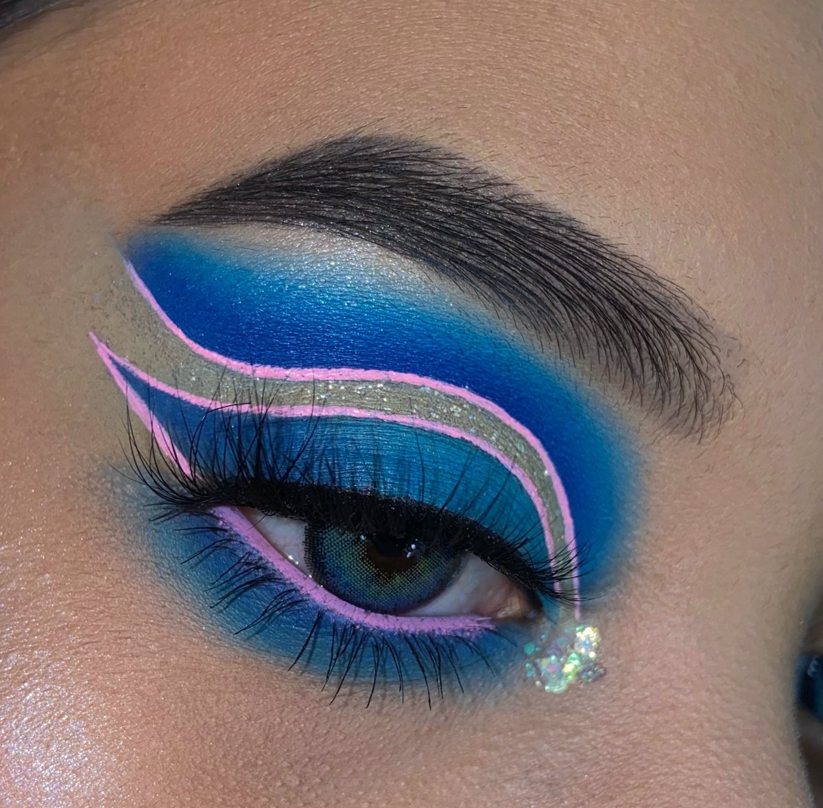 lexmakeups's tweet photo. hey bestie @ColourPopCo https://t.co/PWBiLLdyu5