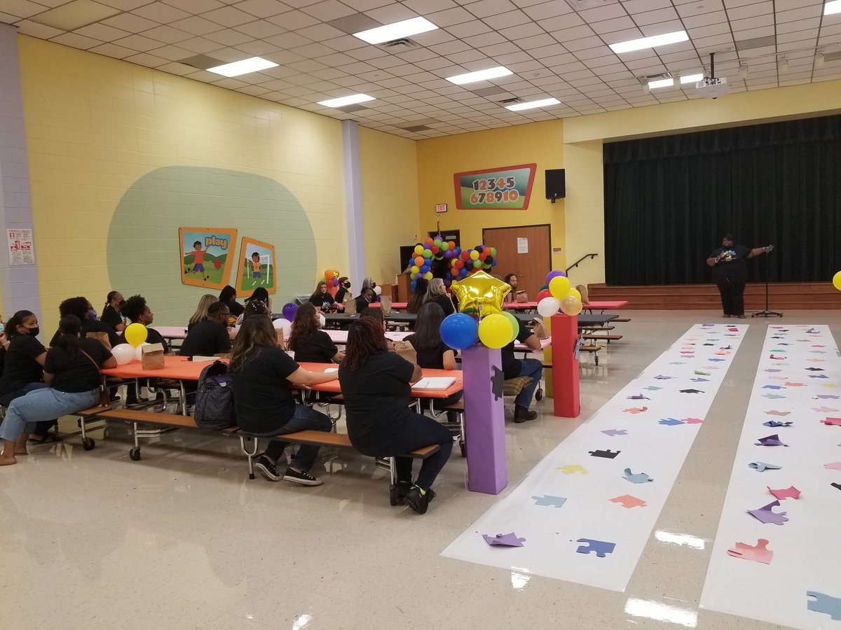 jagswagSec's tweet photo. Preparing for Meet the Teacher 21-22 @JonesECPKK_AISD @RosalindBurns9 @AldineISD  #JagSwag https://t.co/ZfjLXPMkmT