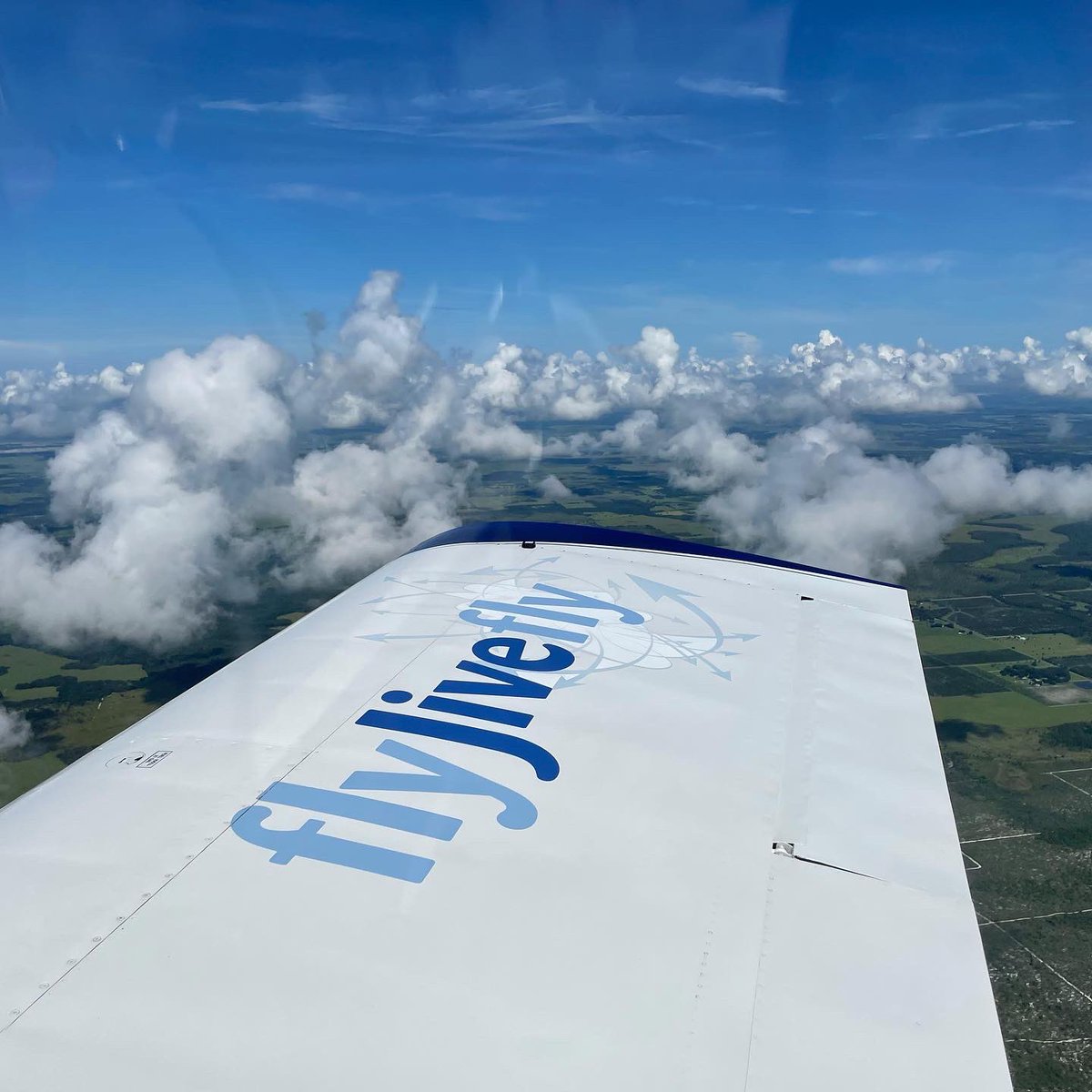 flyJivefly's tweet image. Flying in @wildbluerodeo over Central Florida. The Sunshine State is a great place to fly!

#welovetofly #windowseat #cockpitview #floridaflying