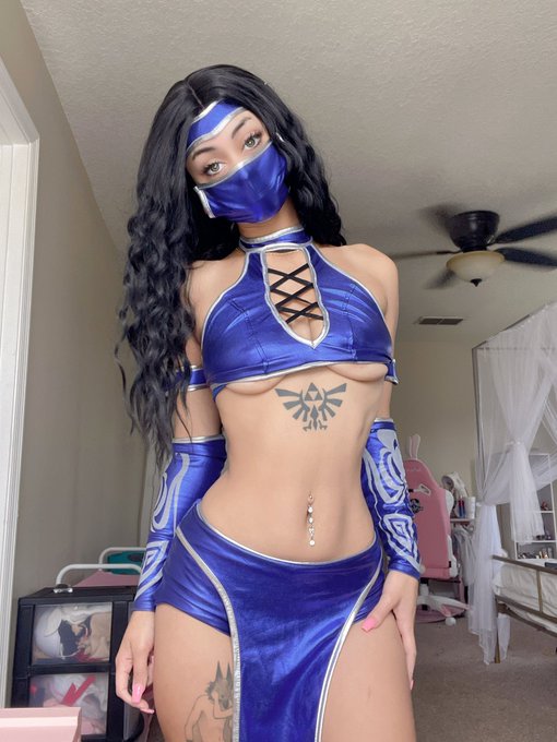 Kitana 💙💦 ⚔️ Mortal Kombat ⚔️ https://t.co/npc5YI1lZu
