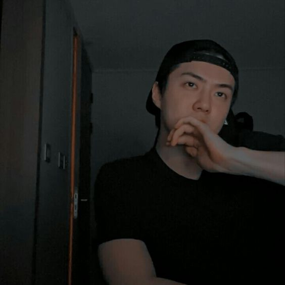 checkpointsc's tweet photo. #PLOT13 - Park Chanyeol vive sua vida como idol e integrante do EXO.
Um infortúnio dia, sozinho no estúdio após conhecer mais uma namorada dos membros e frustrado por ser um dos únicos três solteiros do grupo. ++ https://t.co/OoXiagMhfX