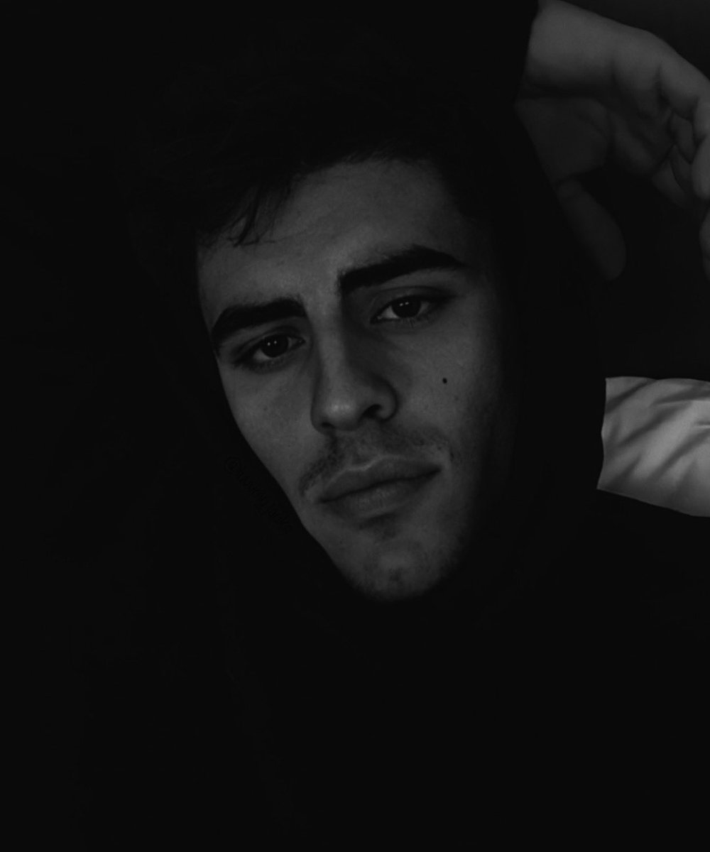 𝐞𝐭 𝐣𝐞 𝐝𝐞𝐯𝐢𝐞𝐧𝐬 𝐞𝐧𝐜𝐨𝐫𝐞 𝐩𝐥𝐮𝐬, 𝐟𝐨𝐮 𝐝’𝐭𝐨𝐢,
𝐪𝐮𝐚𝐧𝐝 𝐭𝐮 𝐧𝐞 𝐦’𝐚𝐩𝐩𝐚𝐫𝐭𝐢𝐞𝐧𝐬 𝐩𝐚𝐬.