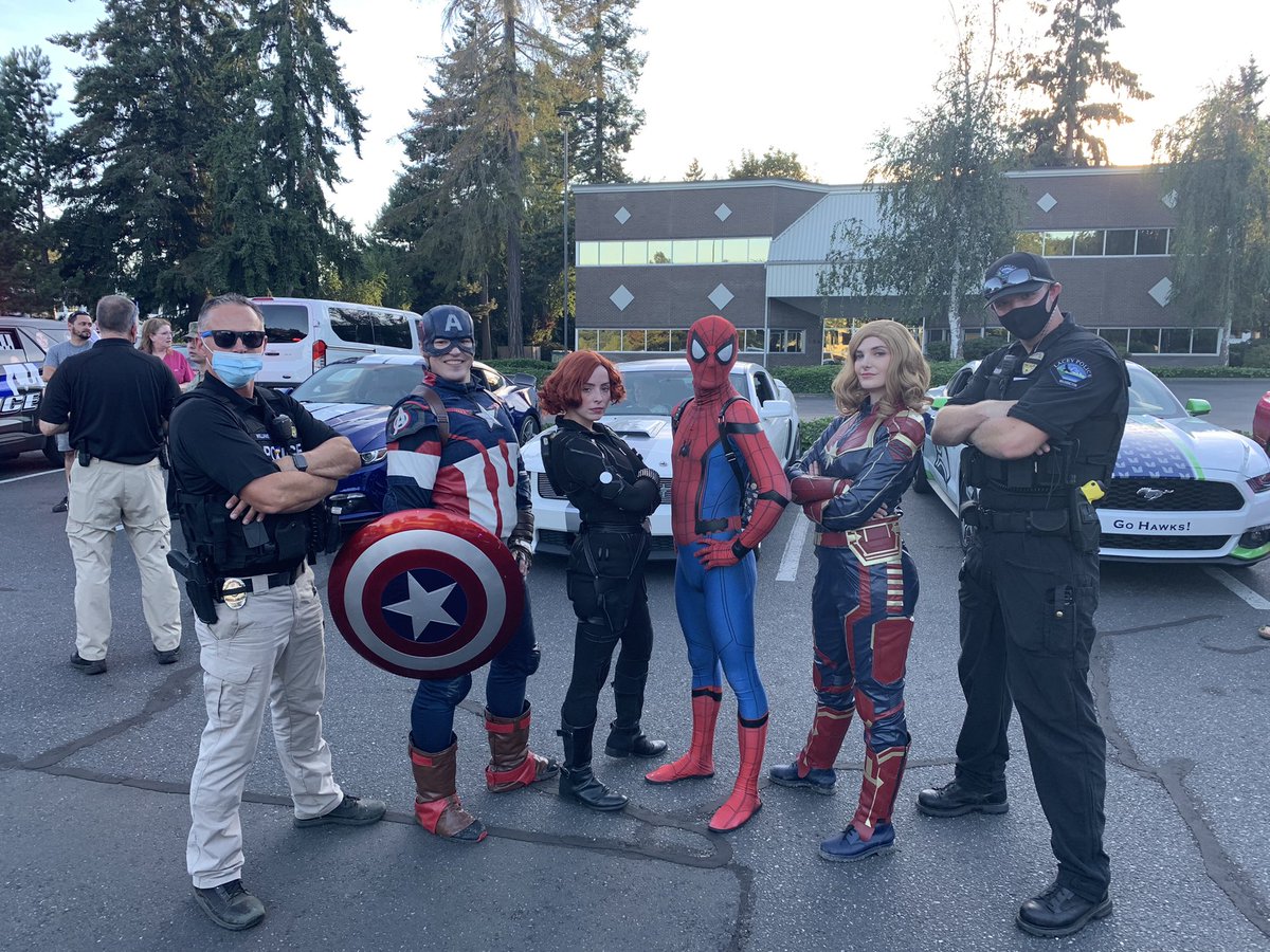 We had so much fun at our second #SummerCruisin last night! 🤗 Thank you to #SouthSoundMopar, #MustangsWest, @LaceyFireDist3 , #JointAnimalServices, @969KAYO and #EmeraldKingdomParties for joining us along the way. 😎#MobileCarShow #LastOne #LaceyUnited #LaceyPD