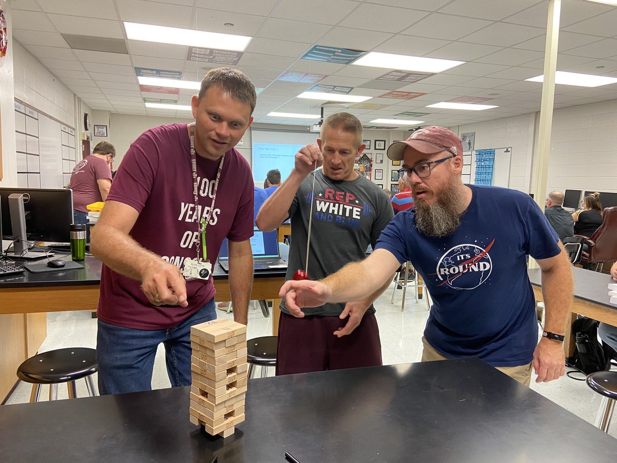 AbneySci's tweet photo. @AMCHSWeb Science in action! https://t.co/qFGPUsOzX7