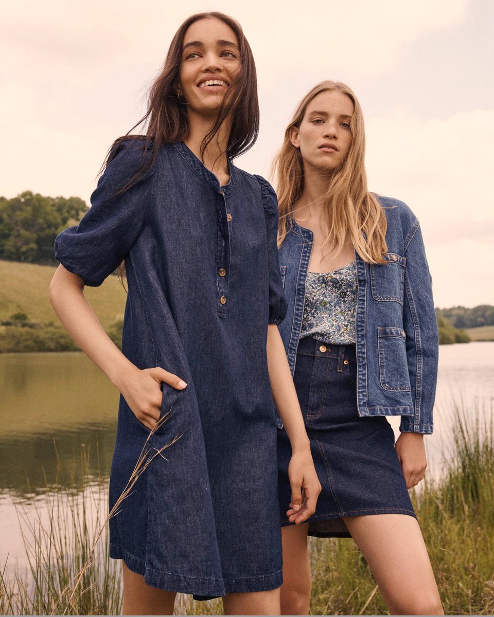 jonesbrandonl's tweet photo. @sunny #summeronthebluffs young Amelia and Libby @jcrew 🤔 https://t.co/YpWTV2iSnG