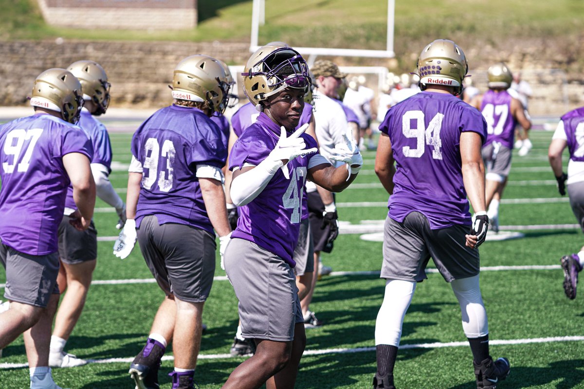 First practice ✅

The work begins now for <a href="/LorasCollegeFB/">Loras College Football</a>! 23 more days until game day!

#GoDuhawks