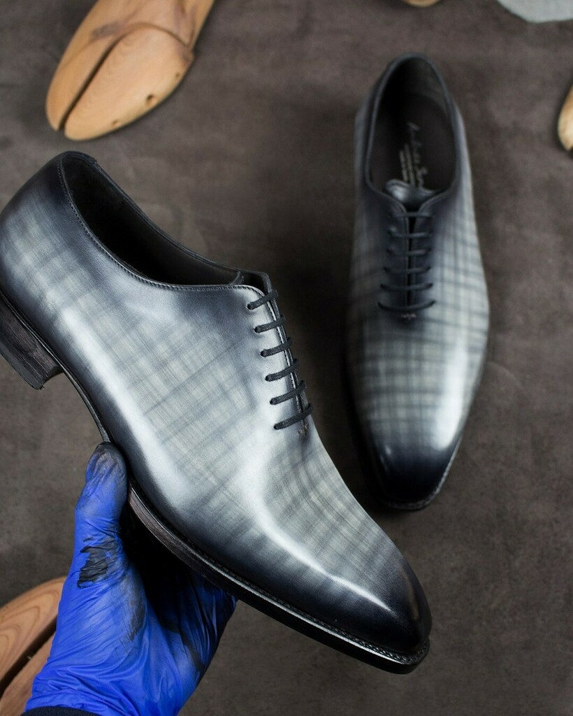 AndresSendra's tweet photo. Handmade patinas. These shoes are art ⚫
.
.
.
// PLYMOUTH II - PATINA CANVAS GREY
// Artisanal Patina
// Doubts and inquiries: sales@andres-sendra.com
// High Quality
// Goodyear Welted
// Authentic Leather
// Made in Spain
// Shoemakers since 1913
.… https://t.co/uNM8whtoai https://t.co/nP8bnqba7P