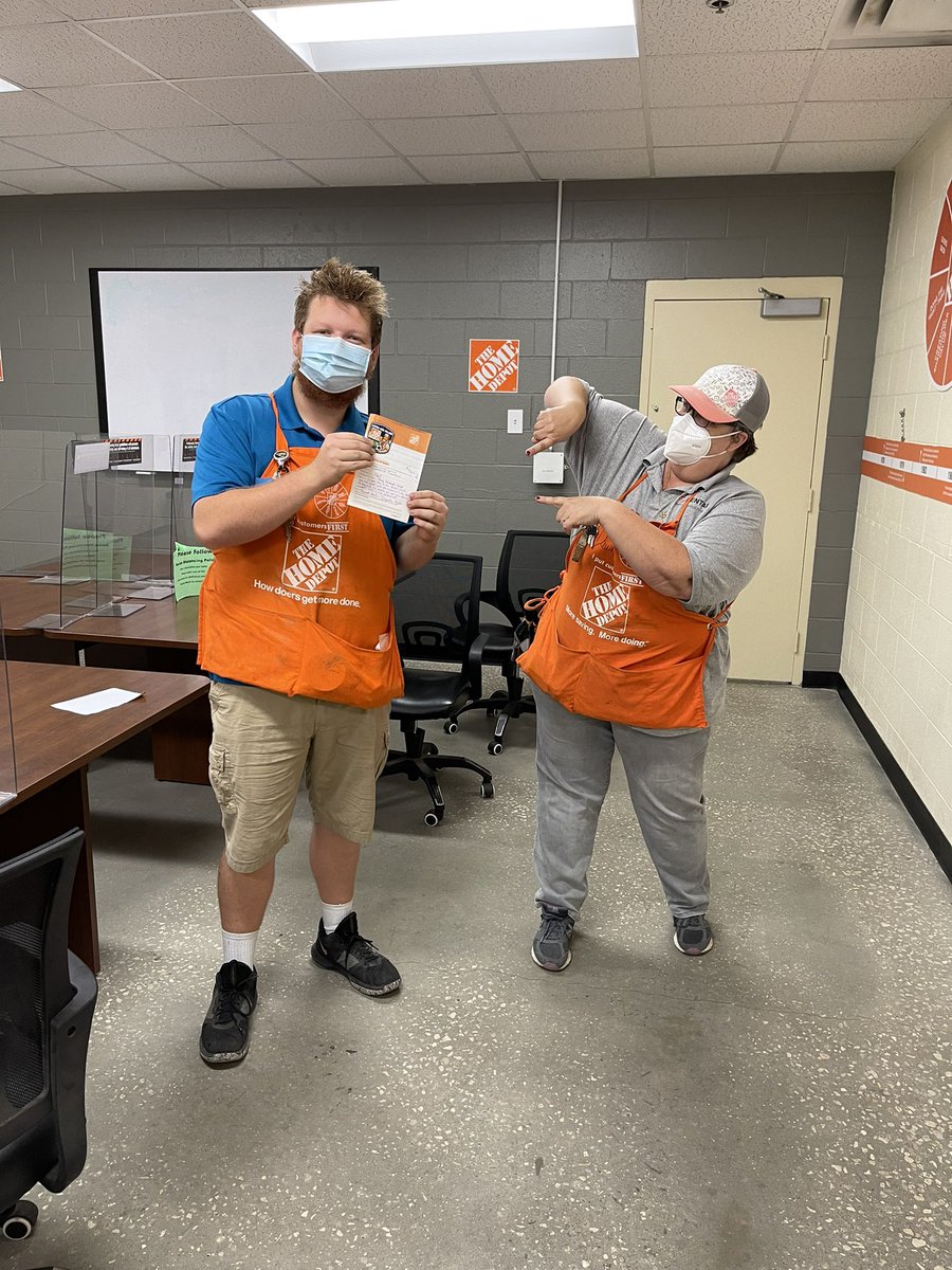 Dawn recognizing Cameron for always being willing to help out rental with a positive attitude. Awesome job Cameron!! <a href="/Dawn0263TRC/">Dawn</a> <a href="/luisjoelm/">Luis Mendez</a> <a href="/patrick_vaught/">Patrick Vaught</a> @roger39_