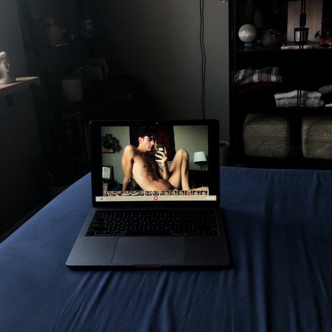 Had some fun with PhotoBooth 💻  Photos and video on OnlyFans https://t.co/fvXzlLmpdl