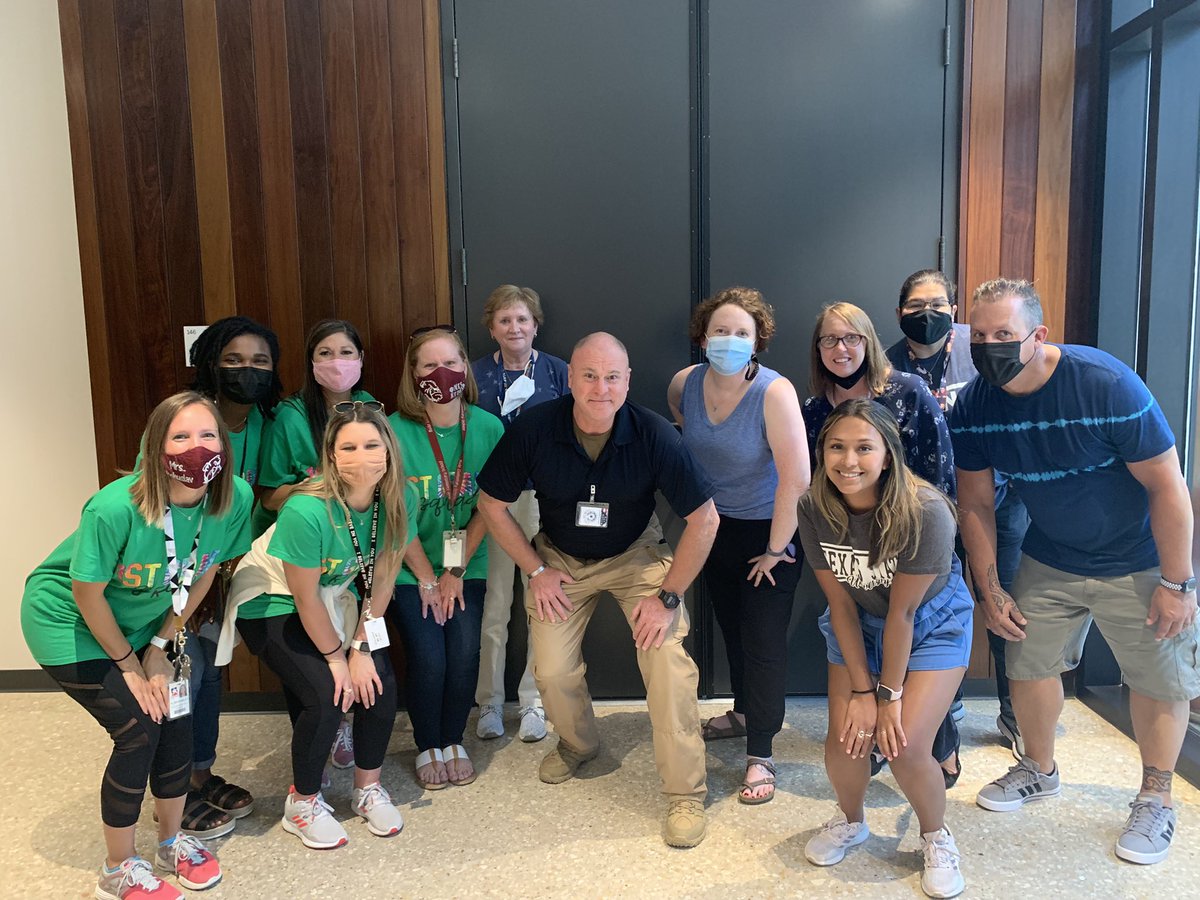 Great minds think alike! Ran into the 4th grade team at stop #3 at the Buda police department and he said it BESt, “together we all make a difference” #BEStinfluencers <a href="/Buda_Bulldogs/">Buda Elementary</a>