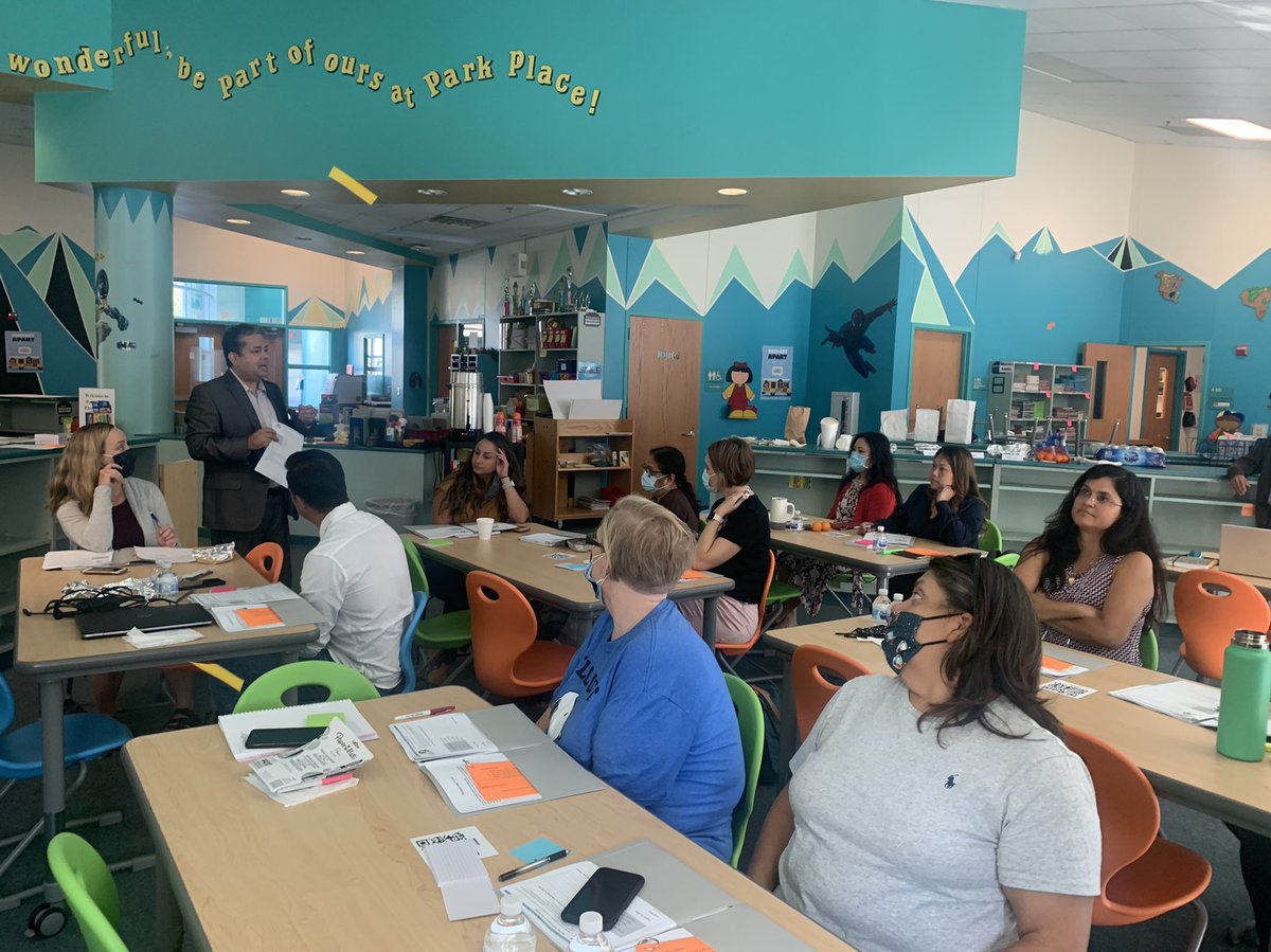 nimmithomas2's tweet photo. Thank you Dr. Martinez and Dr. Garcia for visiting @parkplacees supporting and motivating the teacher leadership team and the school leadership today @ESO3_HISD @HISDSupe https://t.co/YWQREeAhJf