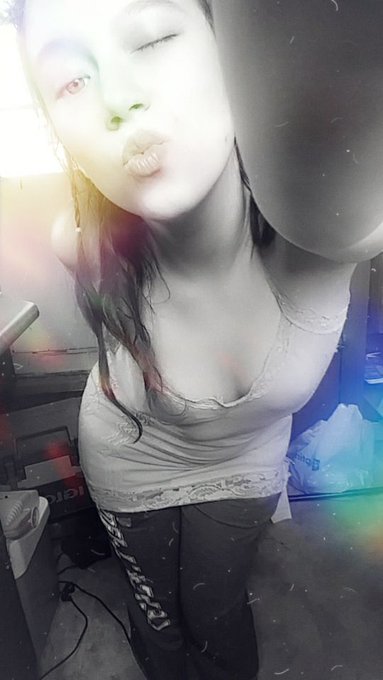 Just reminding you of my cute face!😊 . . . Check out the link in my bio to see uncensored content!💋 #AdultWork<a href="/tag/cute"class="tags"><span>#cute</span></a><a href="/tag/adultwork"class="tags"><span>#adultwork</span></a><a href="/tag/content"class="tags"><span>#content</span></a>