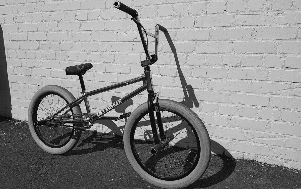 flat_squirrel's tweet photo. Just a #bmx and a #wall #flatsquirrel #jogi #photography #idonthaveacluecollection #blackandwhitephotography #nftphotography #nft #monochrome #bmxfreestyle #lifeskills #lifestyle #lifechoices #fitness #monochromephotography #decobmx https://t.co/zDuiTbzfa8