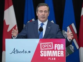JasonOnTheDrums's tweet photo. Alberta is the ONLY province in Canada:

- Without ANY covid prevention mechanisms

- With a Premier under active RCMP investigation

- Funding a debunked conspiracy theory

- Fighting Health Care Workers

- Rejecting $10/day child care

I am embarrassed to be an Albertan. https://t.co/HkoqpNuwRP