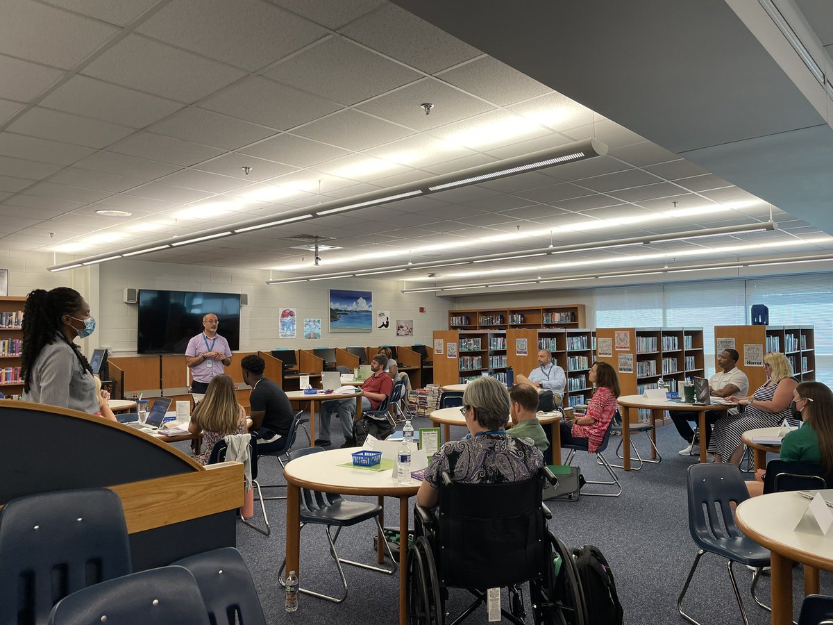 MrsYoungAB's tweet photo. Welcoming new Bruins to our @ForestParkHSVA family! #PWCSMentoring #PWCSConnect https://t.co/iVBn1hHp5B