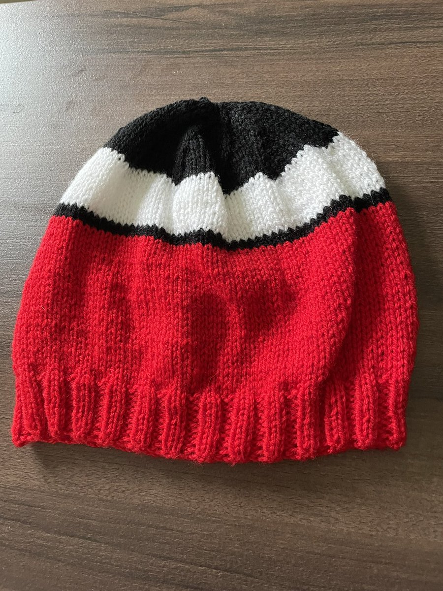 feemaw1's tweet photo. Just finished a Waverley funnel beanie hat , after our fab cruise from Brodick to Pladda 2 weeks ago @PS_Waverley https://t.co/U4GKj9e5kl