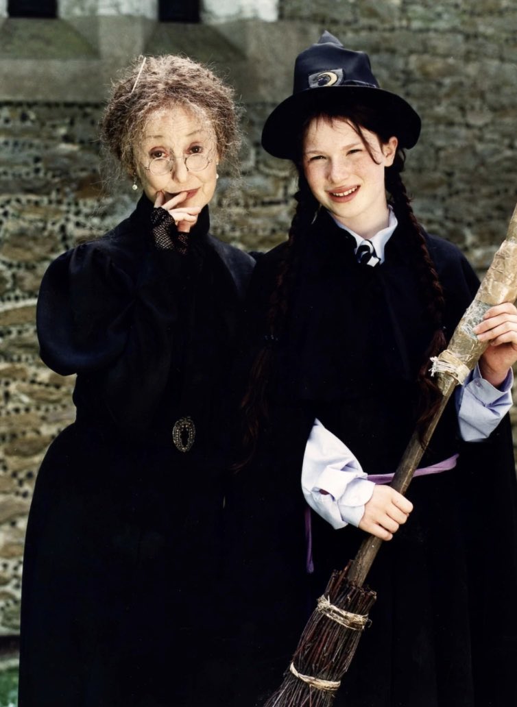 So sad to hear about Una’s passing. She was delightful, effortlessly elegant, smart and kind. I admired her so much.