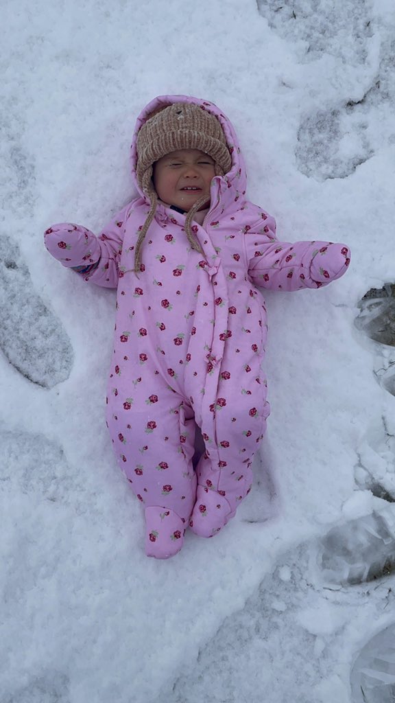 heykena's tweet photo. Kenny’s first snow experience, not sure uf she enjoyed it though 😅 https://t.co/s7RO67JCvi