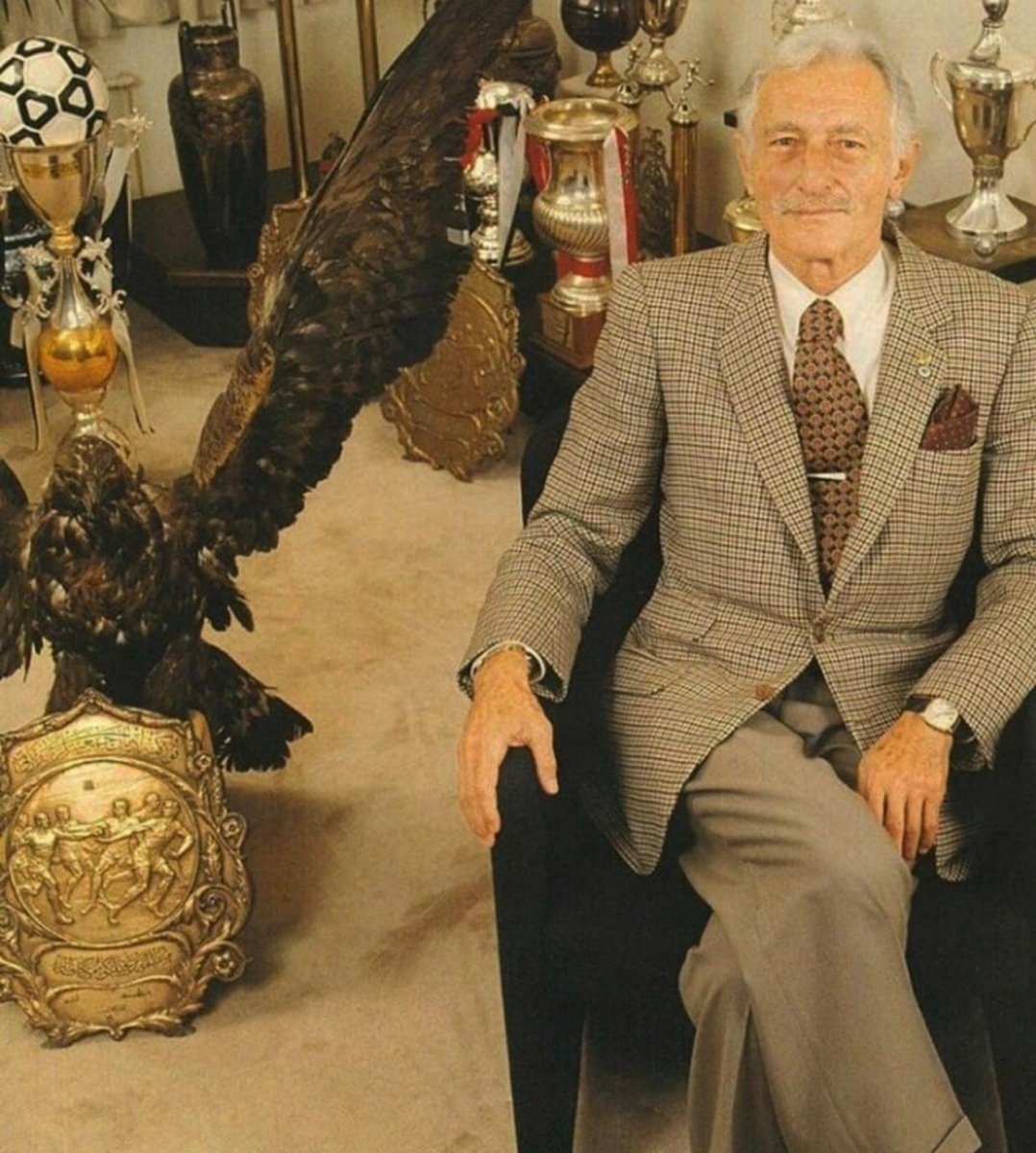 Büyük Başkan Süleyman Sebayı ölümünün 7. yılından sevgi saygı ve rahmetle anıyorum.
Sonsuza dek unutmayacağız.🦅🦅