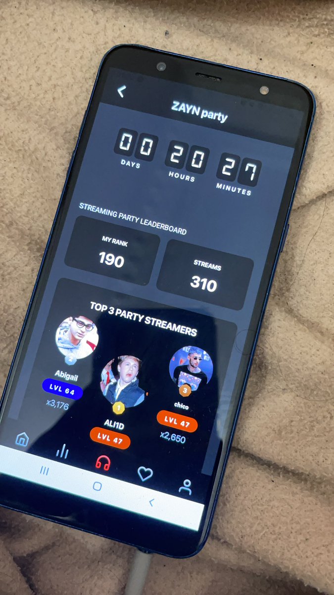 moun1moun's tweet image. A reminder that #RENxZayn  is still going 
20 Hour to go !! 
#VibezTo100M 
Nobody is listening to 1 M per day 
#Pillowtalkto1B