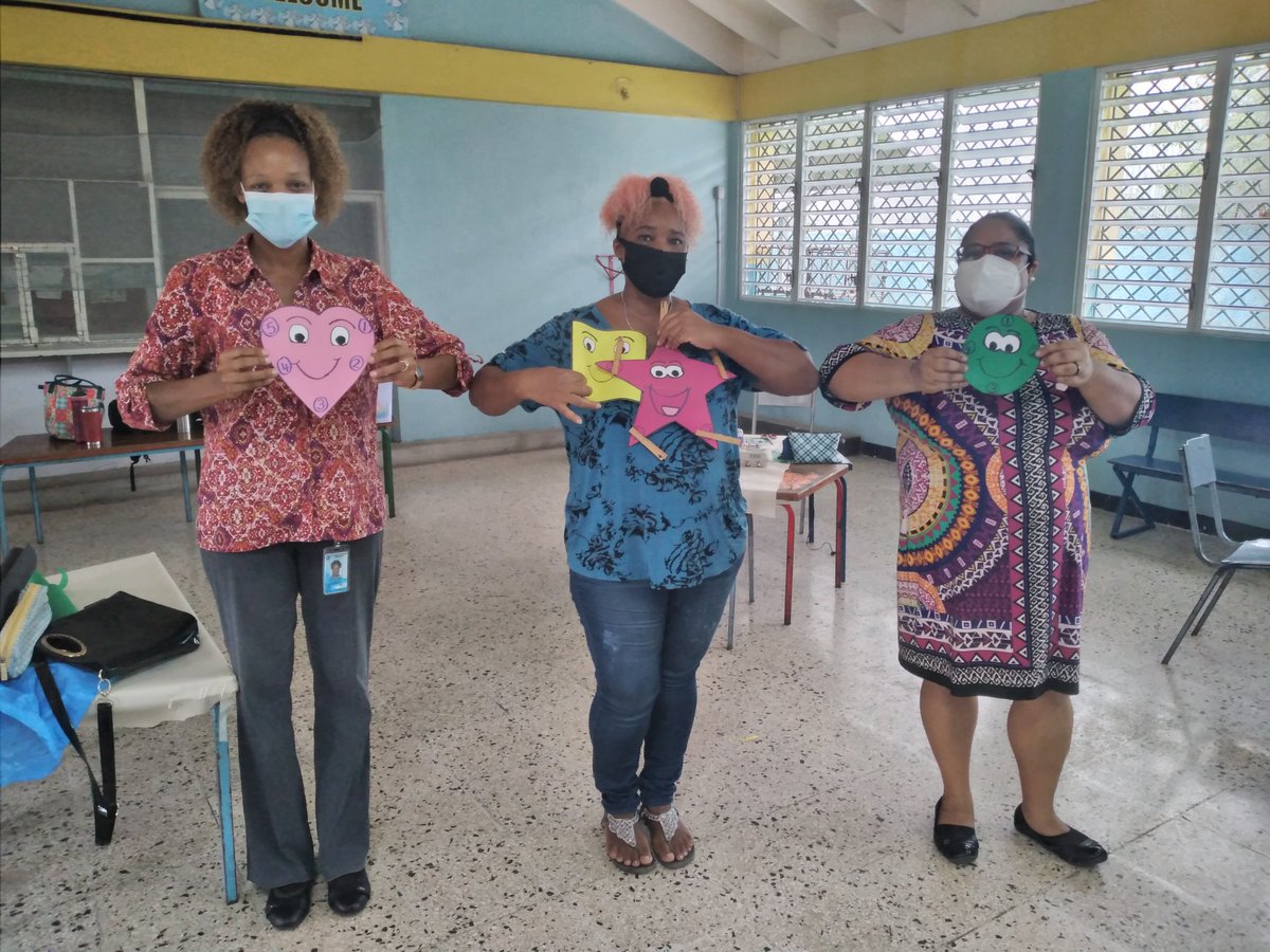 thomas_shaniel's tweet photo. Make and take: Our practitioners enjoyed the experience and loved their creations. #teacherstouch #makeandtalk #zone3upandrunning @HandyKahan @kerrinigy @NataliaJA876 @Devaughn93 @alysonorgill @ECCJA @SDixonreg6 https://t.co/ZEnH9yl8pi