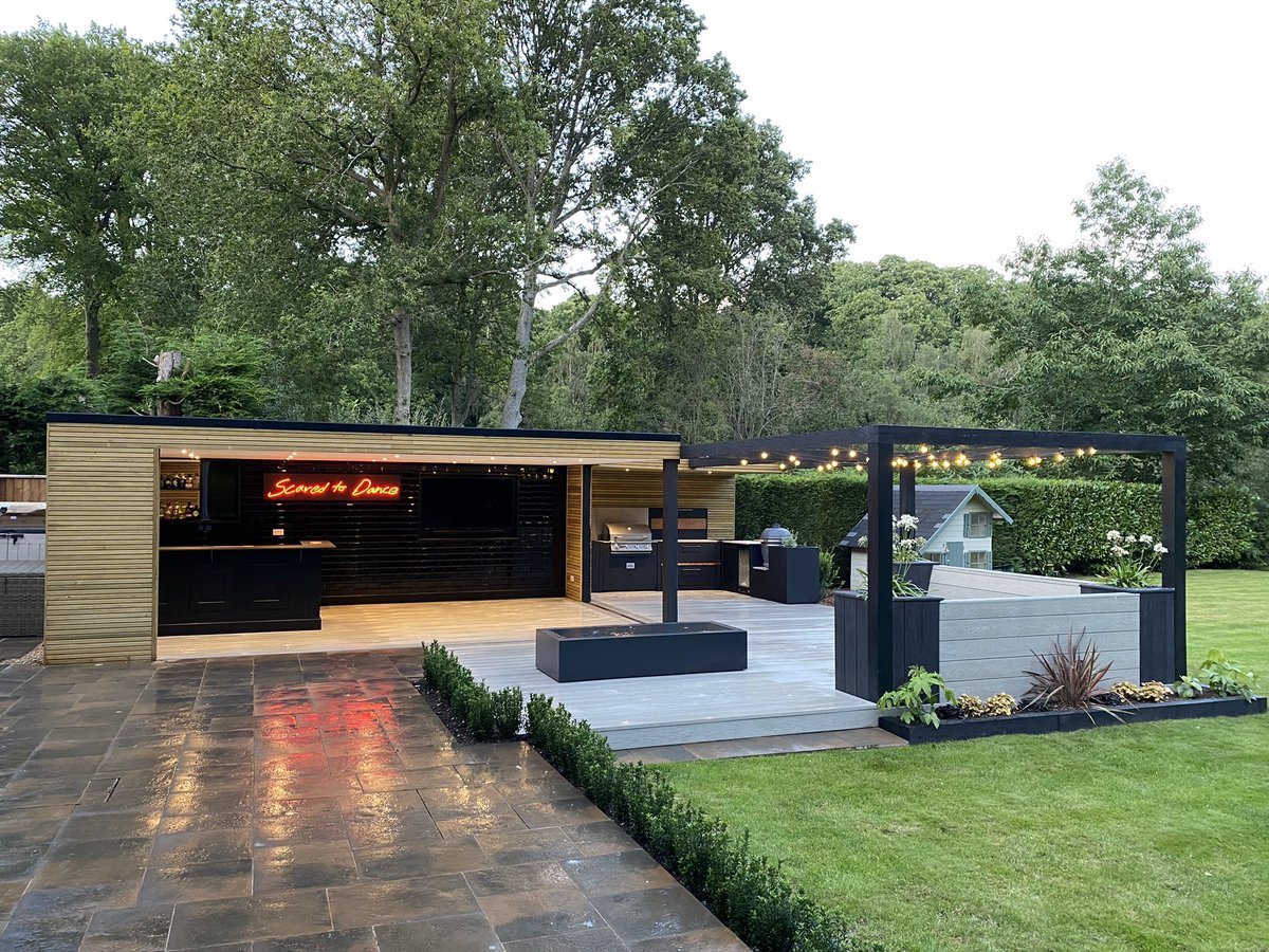 limebokbrett's tweet image. Oh so close to finishing this cool outdoor entertainment space! Just waiting on the frameless glass sliding doors and fire pit!