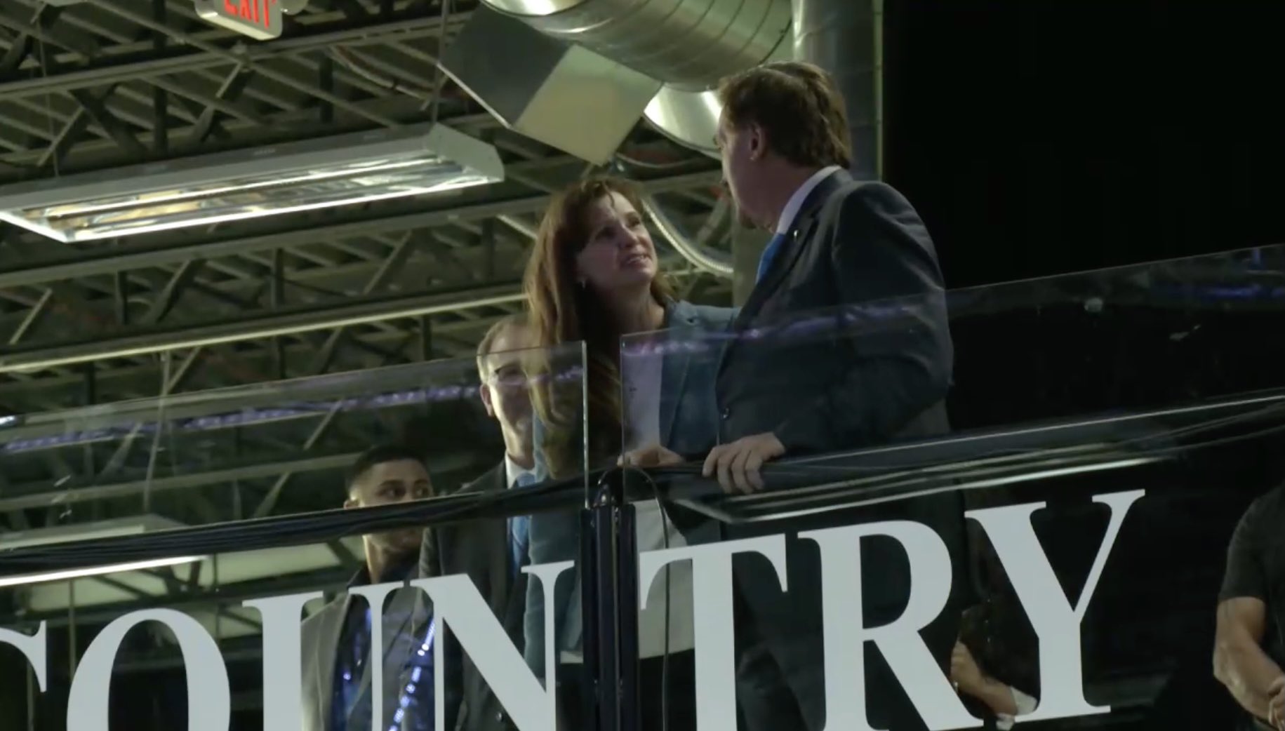 PatriotTakes 🇺🇸 on Twitter: "It appears like Mike Lindell’s girlfriend ...