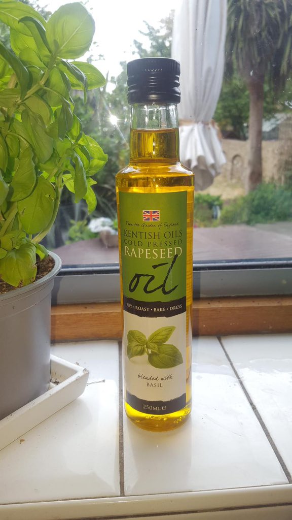 Kentish oils - #infusedrapeseedoils #neroitaliauk #drizzle #basil #gardenmint