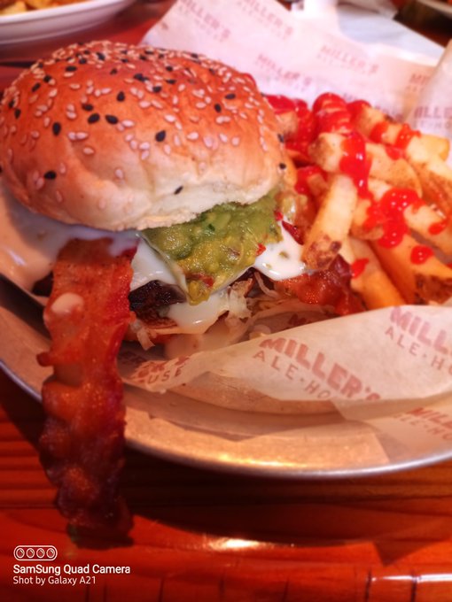 That's shit was good https://t.co/UduTYBSj2o<a href="/tag/shebysheree"class="tags"><span>#shebysheree</span></a>