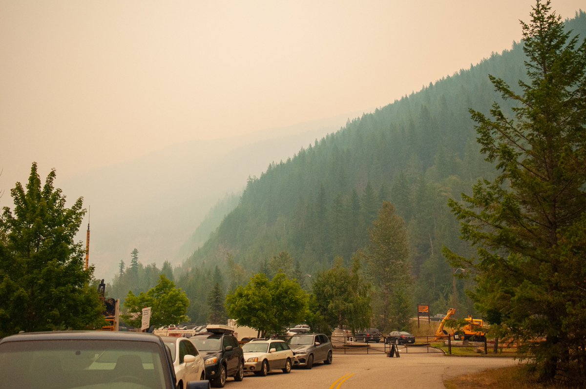 baileygingras's tweet image. Realized this yesterday and I can't stop thinking about it... B.C. has the "Mexico in American movies" filter on. Look at it! Tell me you don't see a similarity!