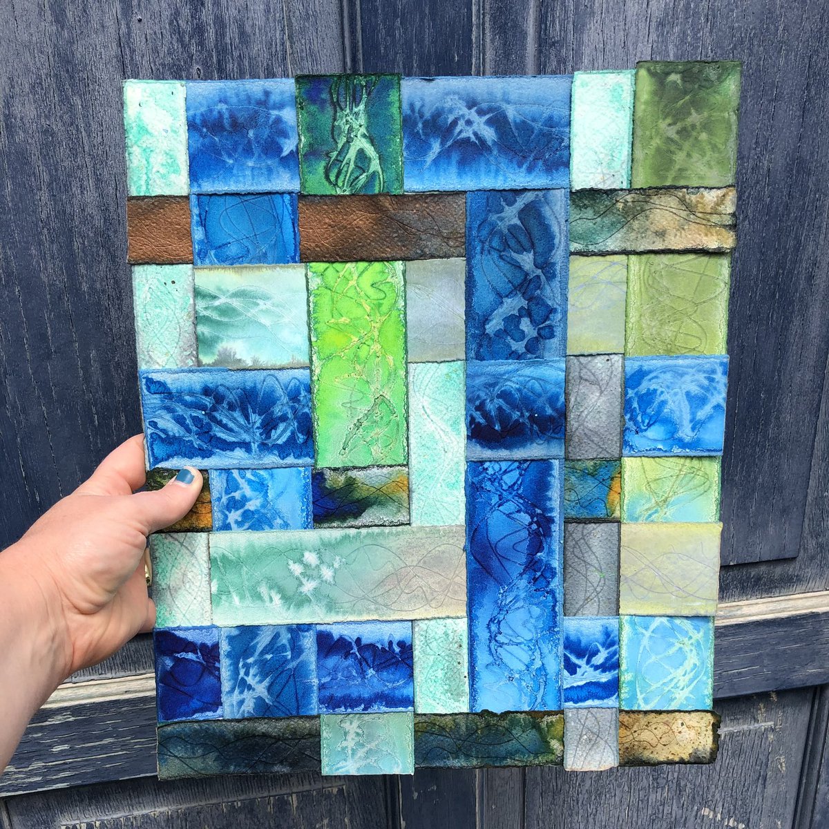 Working on some new #weaving #artworks featuring the gorgeous textured <a href="/Fabriano1264/">Fabriano</a> paper that I’ve painted and woven together. What do you think? #WomensArt #art #ArtistoftheSummer #france #colourfulart #colour #ArtistOnTwitter