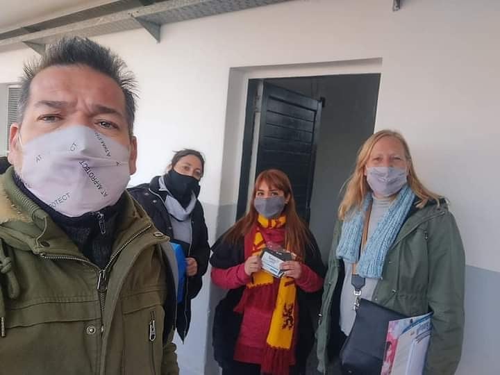 SUTEBA_lanus's tweet photo. SUTEBA LANÚS EN TU ESCUELA
📢 ESTA SEMANA VISITAMOS  LAS ESCUELAS DE CHINGOLO. 🏠🇦🇷Estuvimos en EP 34, 58, EET 1, J 947
Siempre cerca de cada compañerx . En defensa de nuestros derechos y de la Escuela Pública !!
#SomosSUTEBA 💙 
#SUTEBALanus https://t.co/5u0H32dEKw https://t.co/B9AsdDGxE4