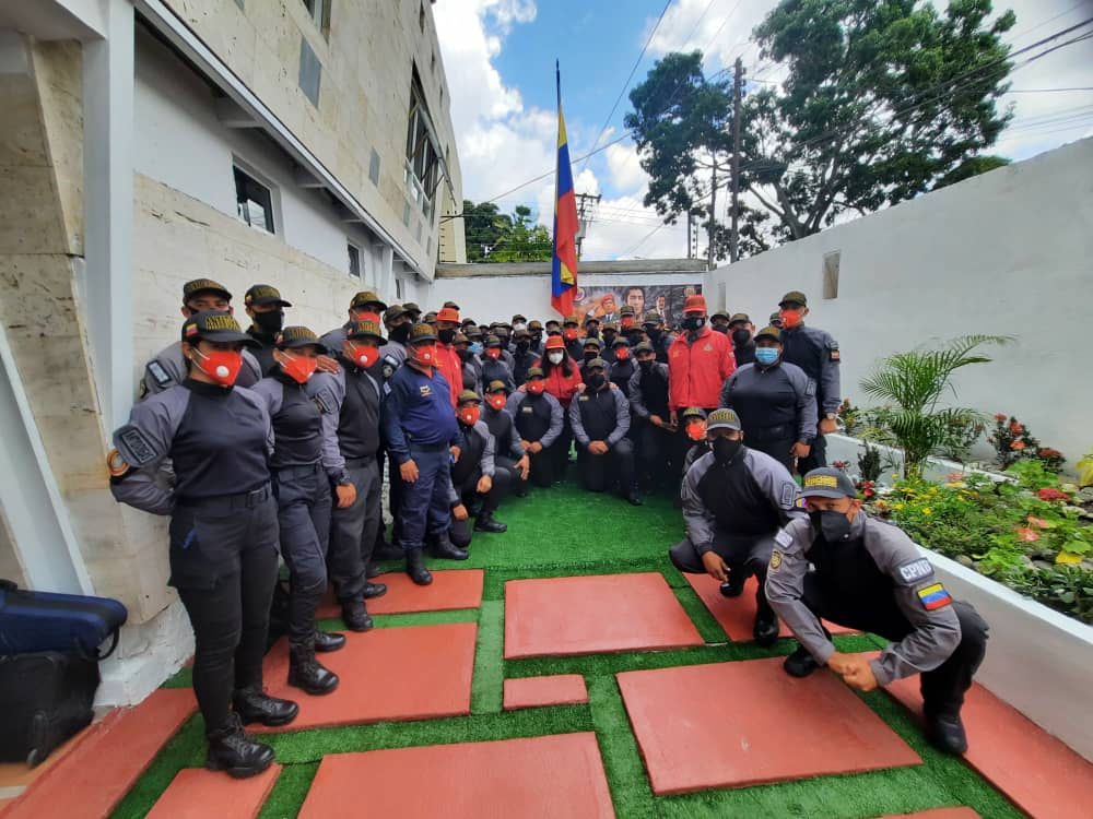 Felicito a todo el personal que integra la Dirección Nacional Antidrogas del Cuerpo de Policía Nacional Bolivariana, que ahora cuenta con una hermosa sede en el municipio Chacao del estado Miranda ¡Gran equipo! ¡Continúen con su lucha heroica y admirable!