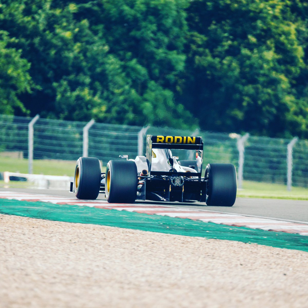 RodinCars's tweet image. End of the week never felt so good. Happy Friday fam! #rodinfzed 

📸 @charlieb_photo 

#rodincars #nothinglikeit #tracklife #supercarlifestyle #supercar #hypercar #tgif