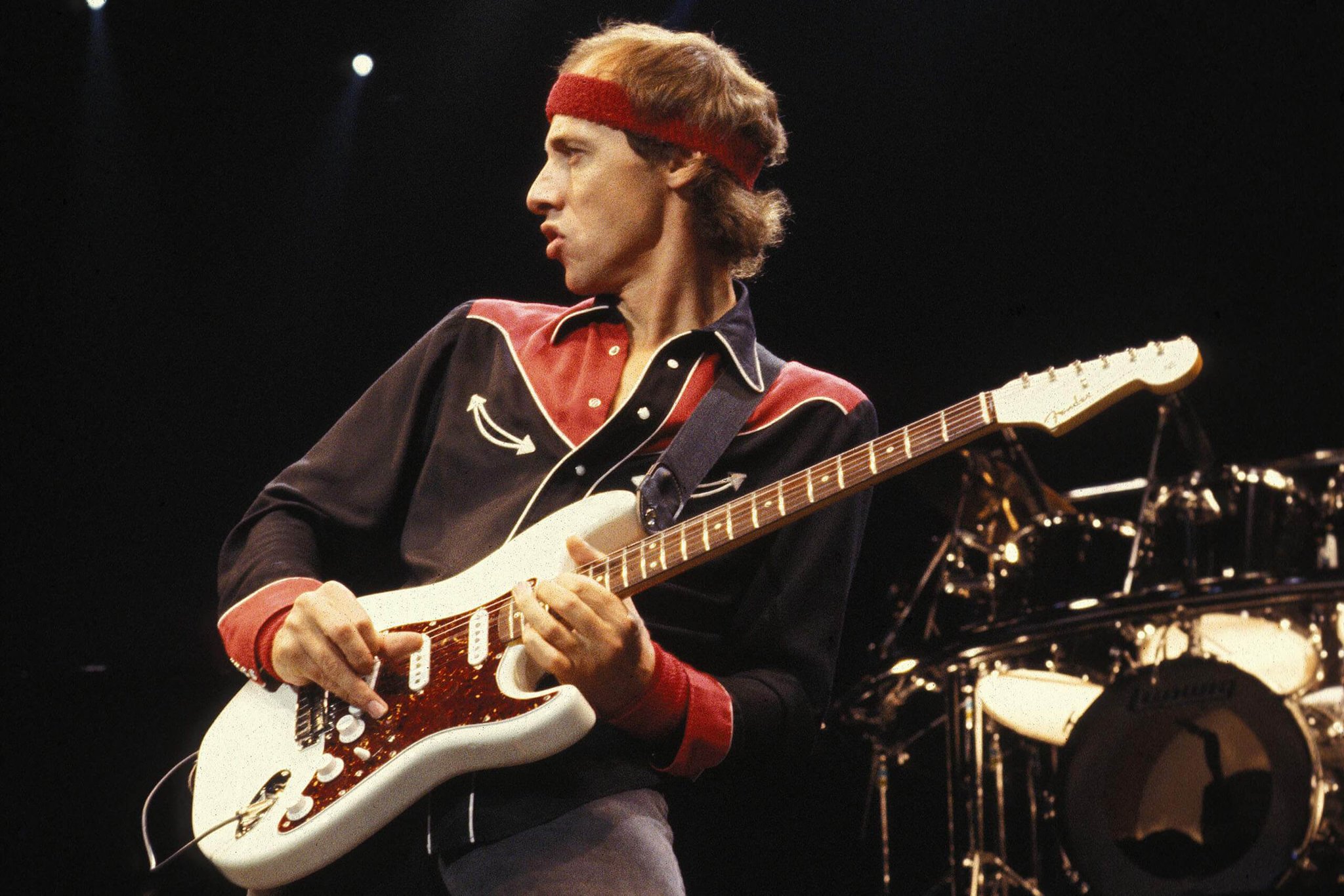 Happy birthday to sultan of swing, Mark Knopfler!
He\s 72 today. 

~Lauren 