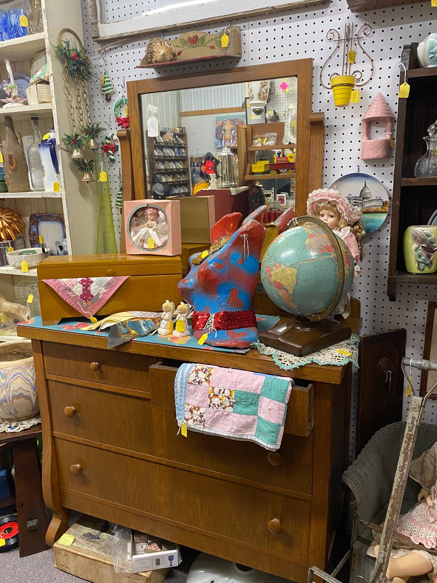 NolaBarger's tweet photo. Iowa State Fair SALE
SHOP DEALER 72
for these items &amp; lots more
15% OFF 
August 12-22
Antiques Iowa Antique Mall
Story City, Iowa
The entire mall at least 15% OFF

Shop our mall, or if you see something you like, buy it by phone.
(515) 733-9311

10-7 daily
right off I-35
Exit 124 https://t.co/9UToR96bG1