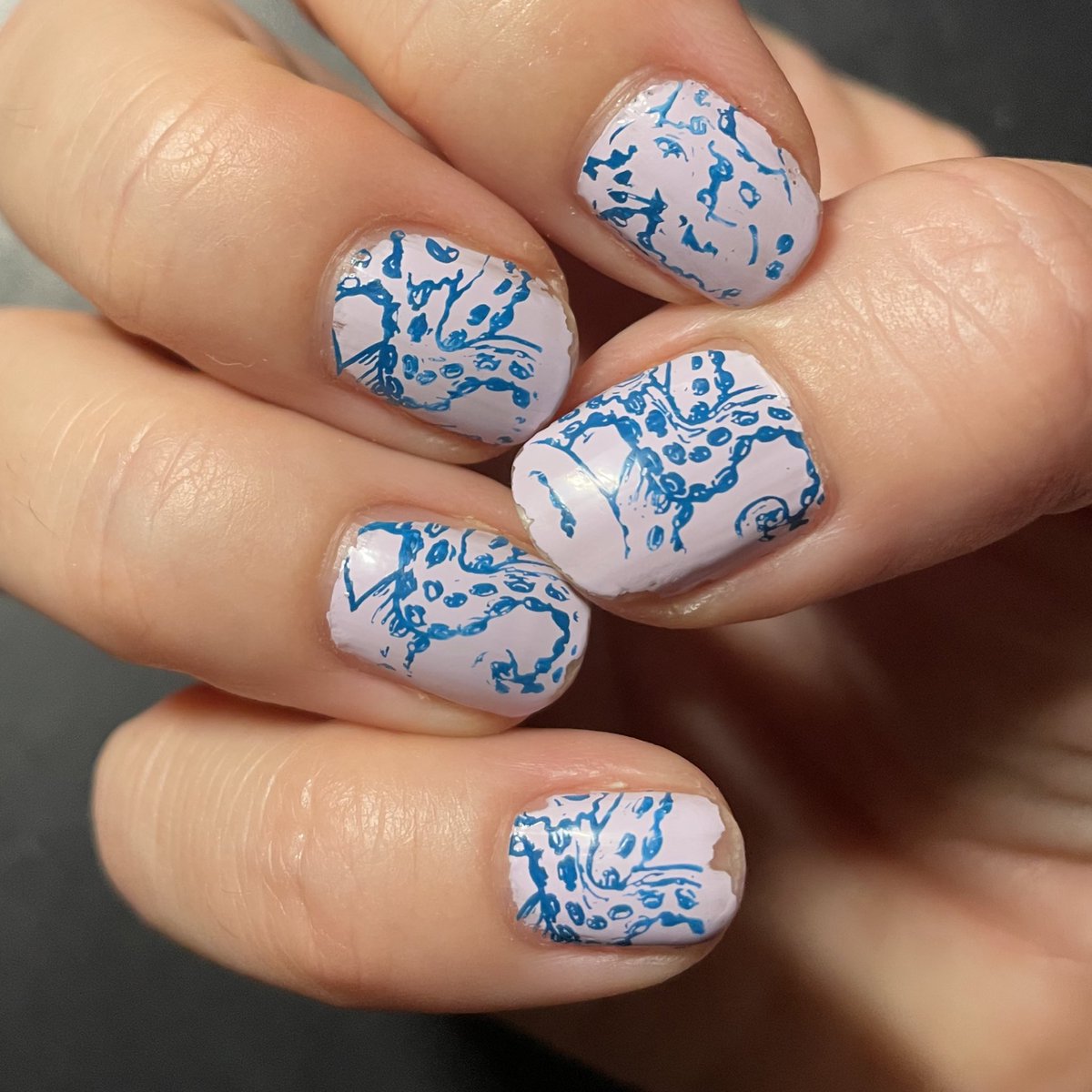 semiller88's tweet photo. Finally opened my #maniology kit! Am I doing it right 🙃 Tentacle stamp hombre underlay with BRAINS!!! And without. 🧟♀️ 🧠 🐙 @Lindsay_Bloch #majolicamani #nerdynails #scienceChic #nailart https://t.co/oLFncPHexW